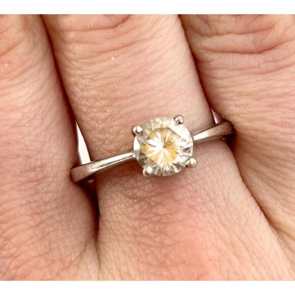 Engagement Style Solitaire  Cubic Zirconia Vintage Minimalist Ring - sz 8 - Picture 1 of 10